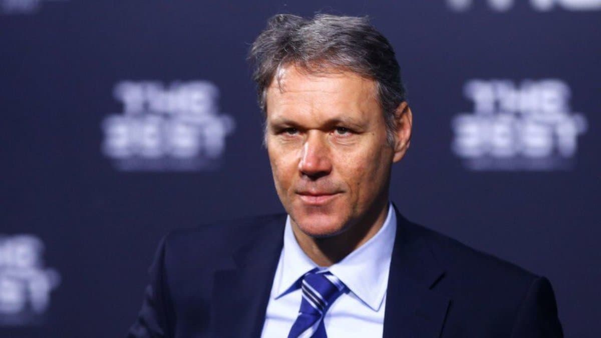Van Basten fuera de FIFA 20 por comentarios nazi