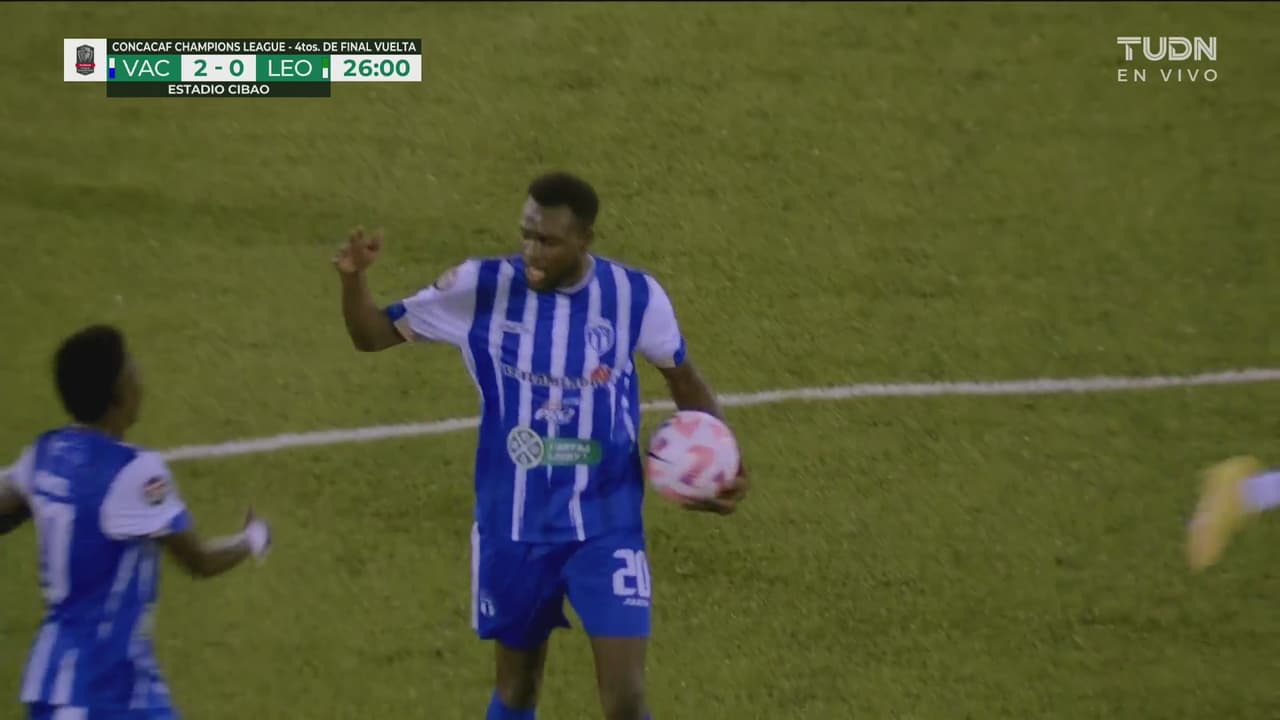 ¡Doblete de Chéry! El Violette se pone 2-0 arriba con el cabezazo