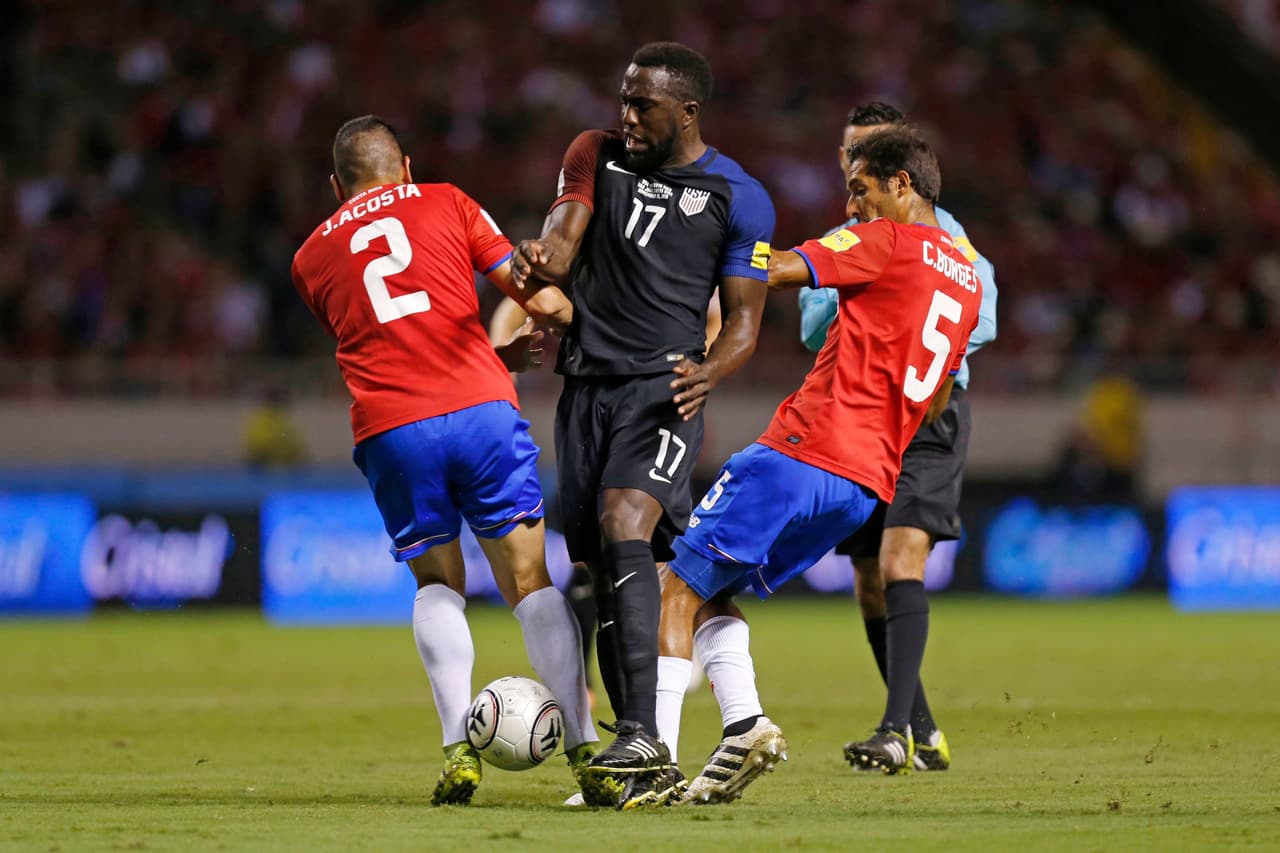 Costa Rica tuvo bajo control a las figuras estadounidenses y se tomó confianza en el partido, aunque eso no se vio pronto reflejado en el marcador.