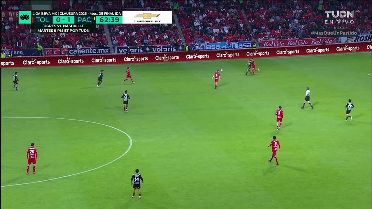 ¡TIRO ATAJADO! disparo por Kenedy.