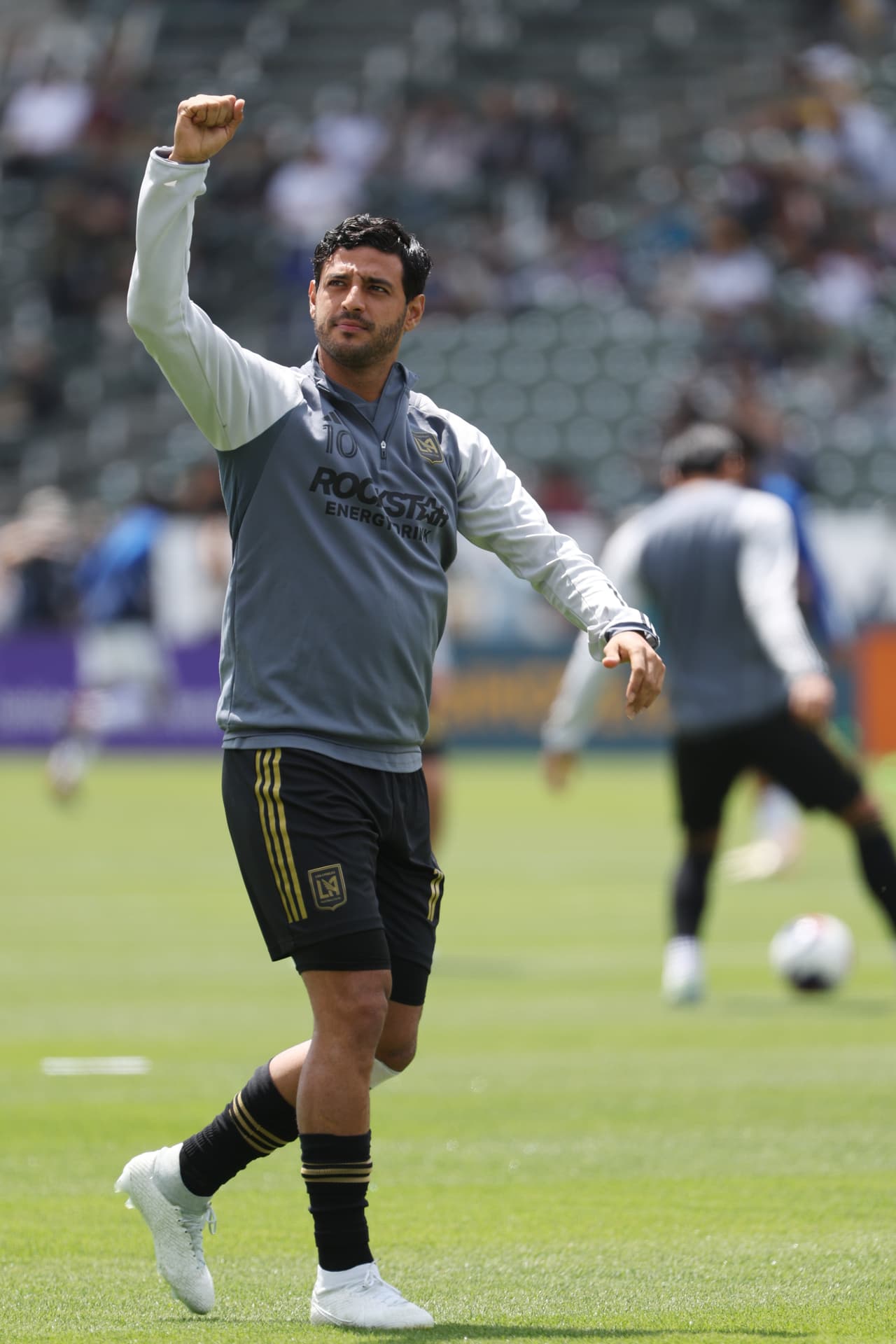 'El Bombardero' pisa el césped con el anhelo de finalizar la tarde como el máximo goleador en la historia de 'El Tráfico'.
<br>