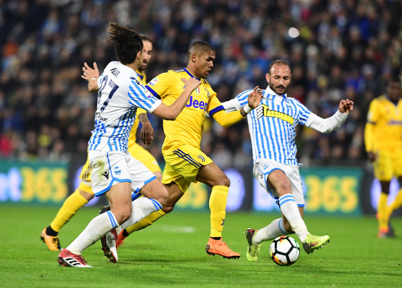 A pesar de que no era un partido que suponiera mayor peligro para la Vecchia Signora, Allegri paró un equipo muy fuerte en ofensiva con Douglas Costa, Gonzalo Higuaín, Paulo Dybala y Alex Sandro, jugando como extremo.