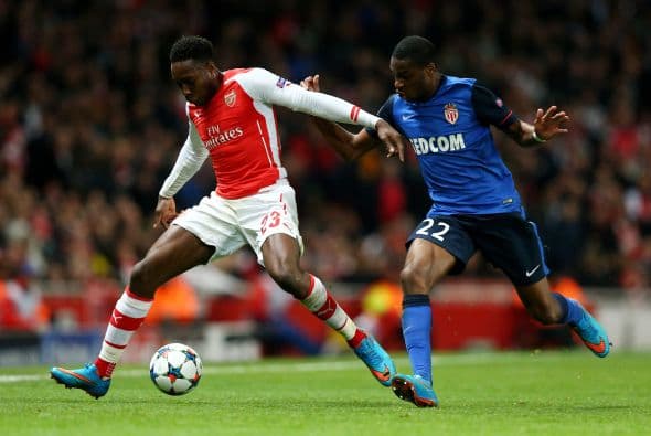 El partido en el Emirates Stadium comenzó con un Arsenal propositivo y al frente.