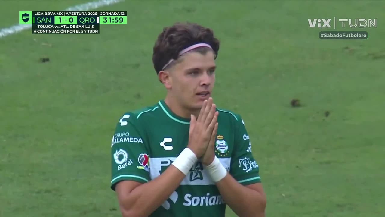 ¡Santos quiere más! Increíble disparo de Echeverría que se estrella en el metal