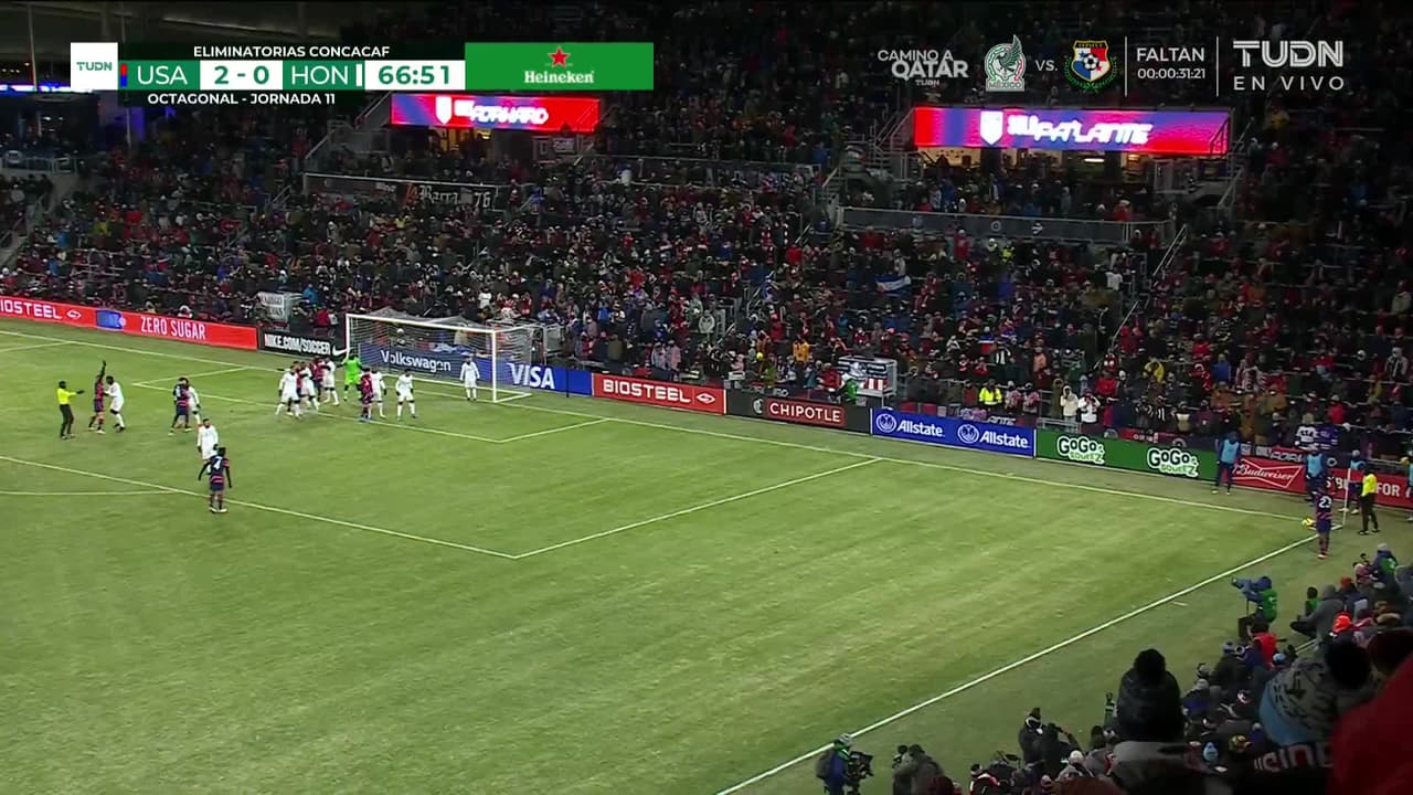 ¡GOL!  anota para Estados Unidos. Christian Pulisic