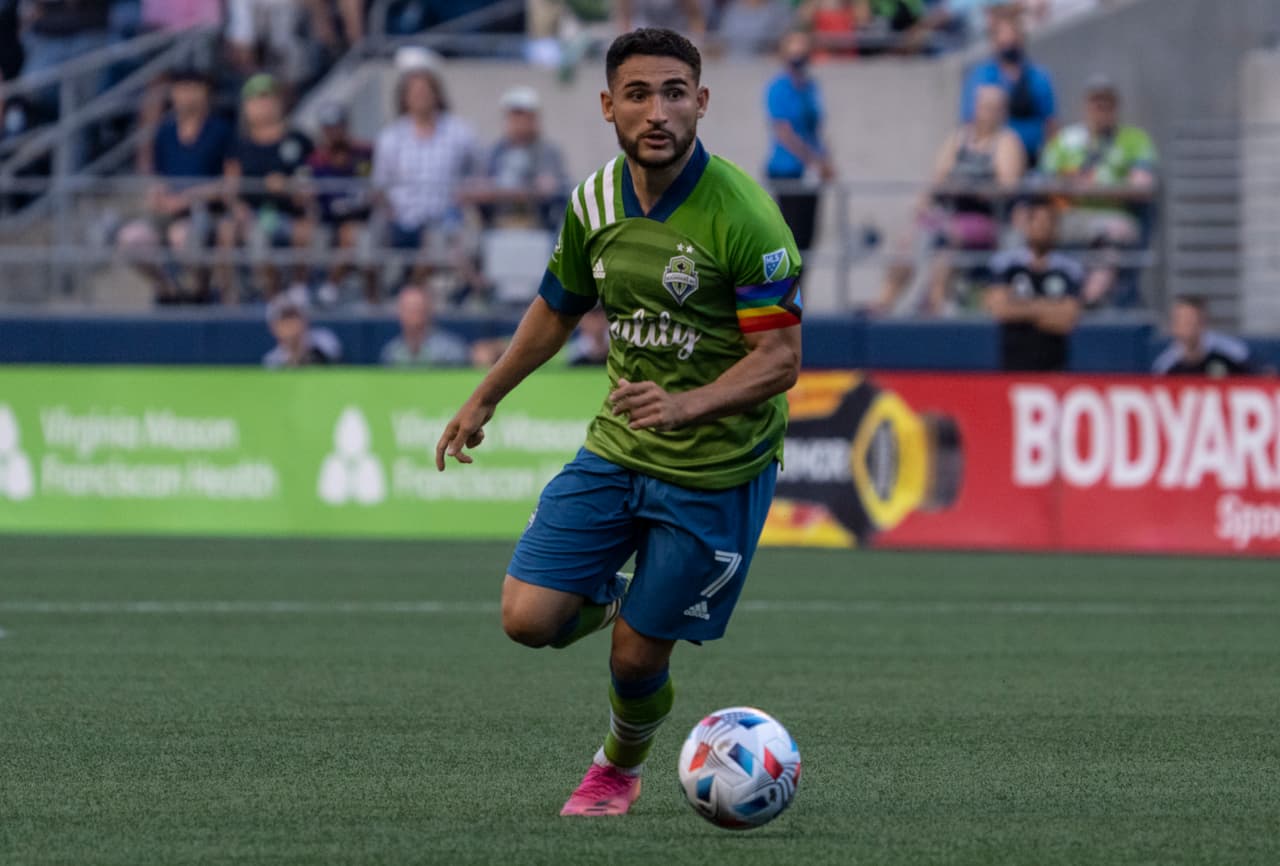 El internacional estadounidense es uno de los líderes de los Sounders que dominan el panorama en la Conferencia Oeste, en momentos en los que el ataque del cuadro de Brian Schmetzer se ve resentido por las lesiones de varios titulares.
<br>