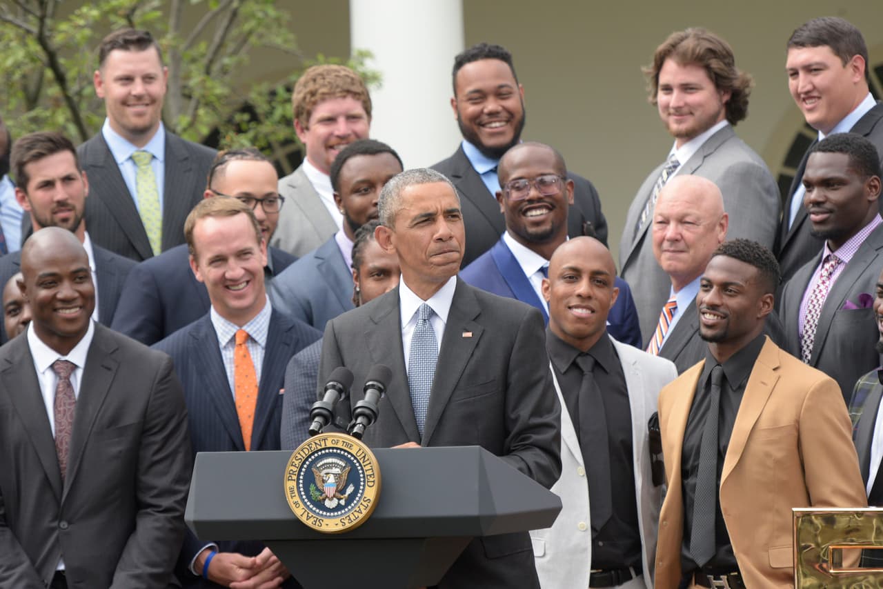 El campeón del Super Bowl visitó la Casa Blanca. Dale un vistazo al tiempo que los Denver Broncos pasaron con el presidente Barack Obama.