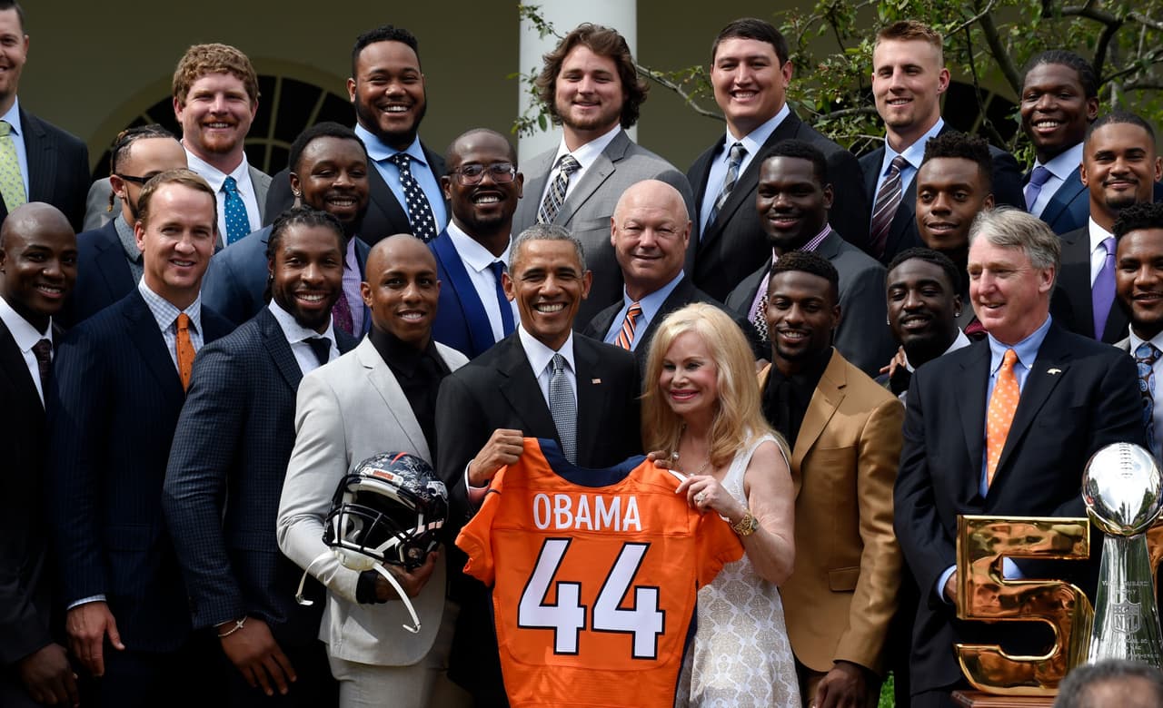 El campeón del Super Bowl visitó la Casa Blanca. Dale un vistazo al tiempo que los Denver Broncos pasaron con el presidente Barack Obama.