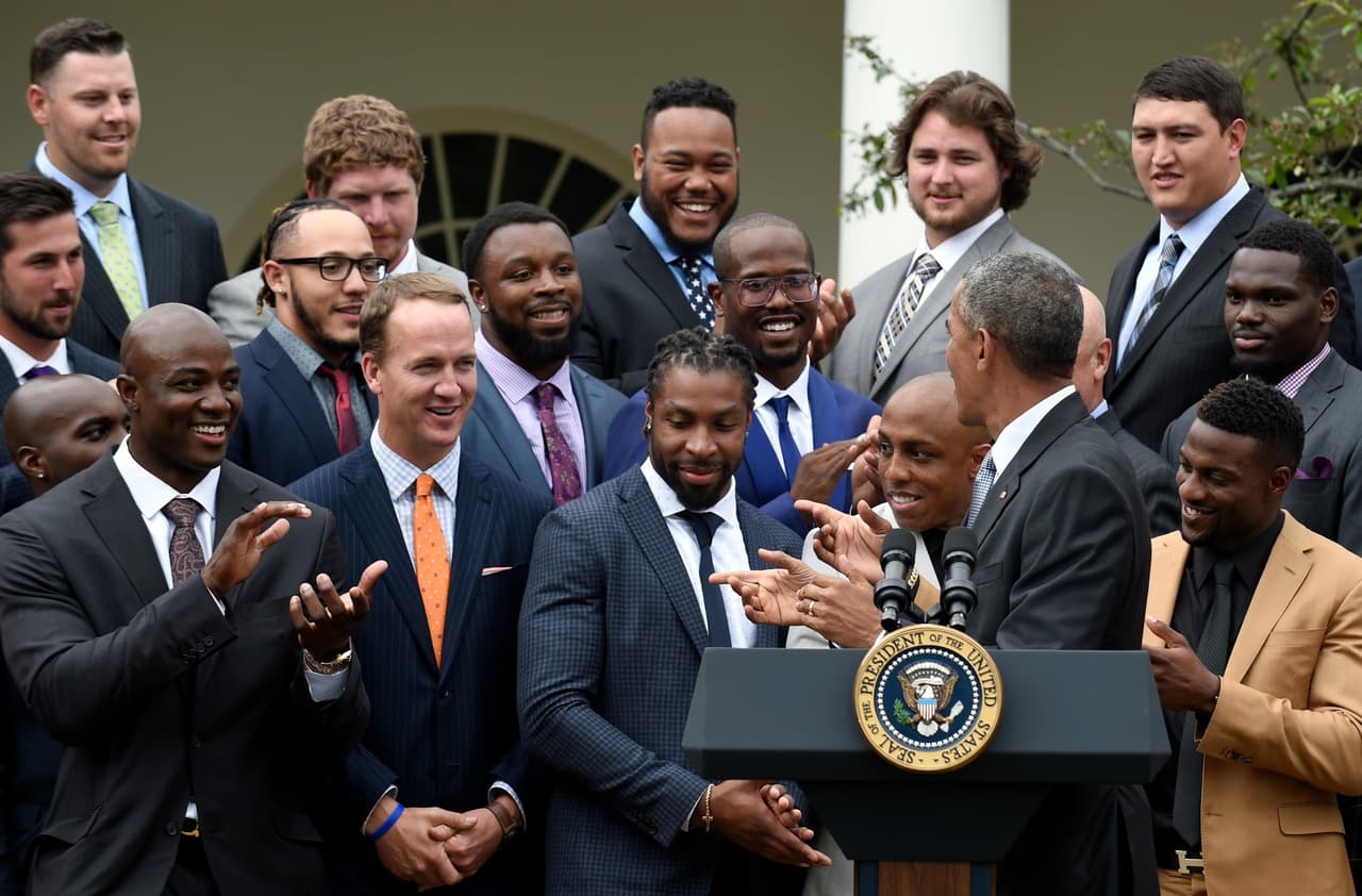 El campeón del Super Bowl visitó la Casa Blanca. Dale un vistazo al tiempo que los Denver Broncos pasaron con el presidente Barack Obama.