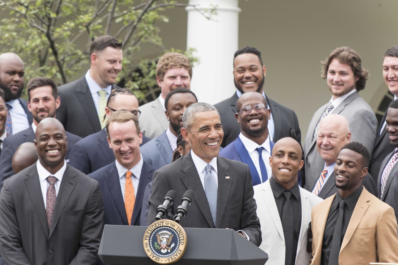 El campeón del Super Bowl visitó la Casa Blanca. Dale un vistazo al tiempo que los Denver Broncos pasaron con el presidente Barack Obama.
