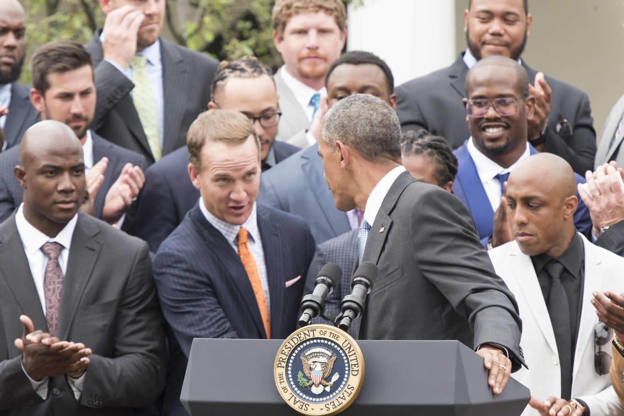 El campeón del Super Bowl visitó la Casa Blanca. Dale un vistazo al tiempo que los Denver Broncos pasaron con el presidente Barack Obama.
