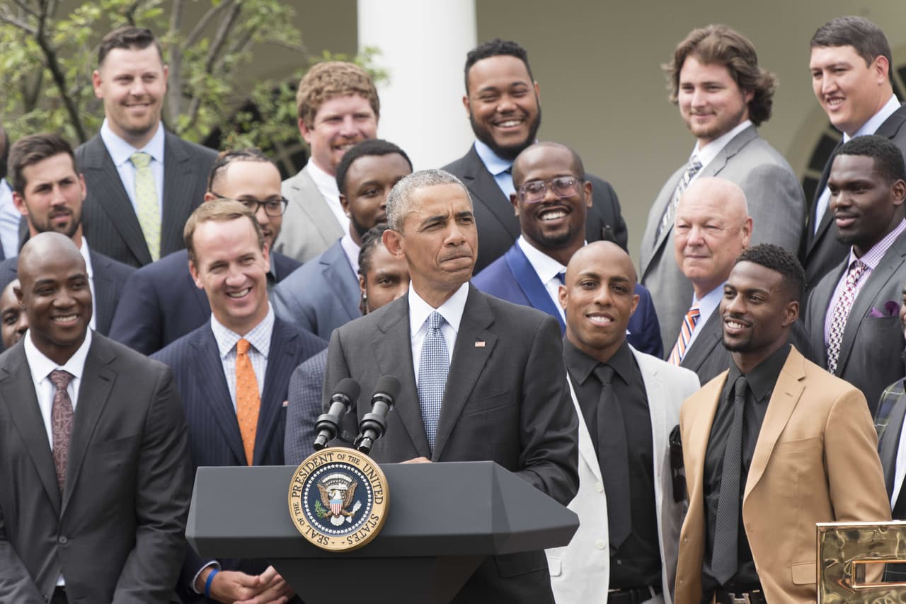 El campeón del Super Bowl visitó la Casa Blanca. Dale un vistazo al tiempo que los Denver Broncos pasaron con el presidente Barack Obama.