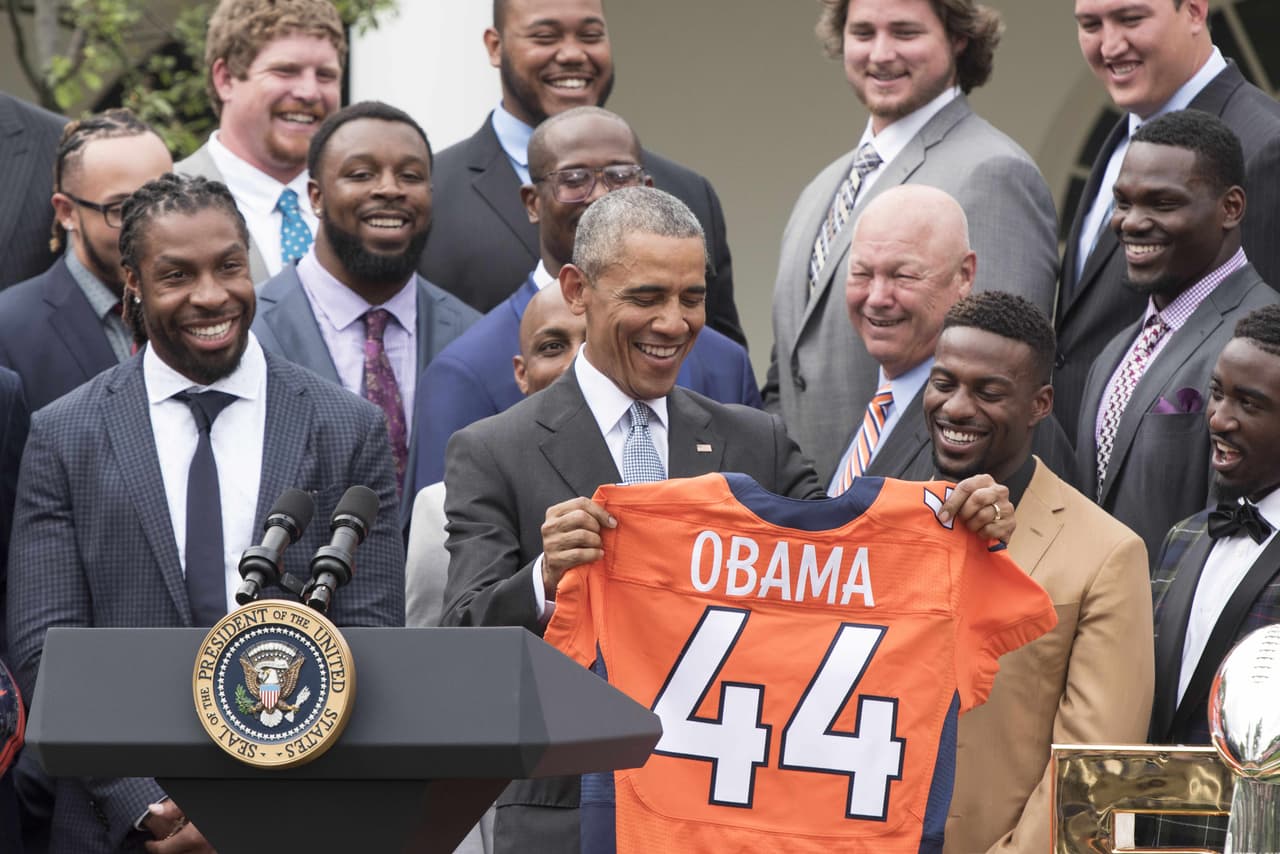 El campeón del Super Bowl visitó la Casa Blanca. Dale un vistazo al tiempo que los Denver Broncos pasaron con el presidente Barack Obama.