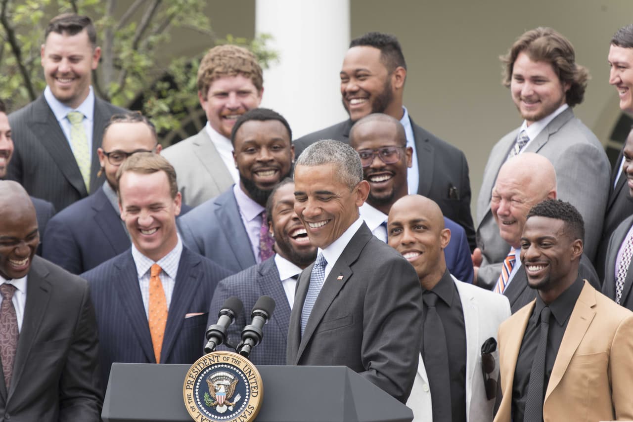 El campeón del Super Bowl visitó la Casa Blanca. Dale un vistazo al tiempo que los Denver Broncos pasaron con el presidente Barack Obama.