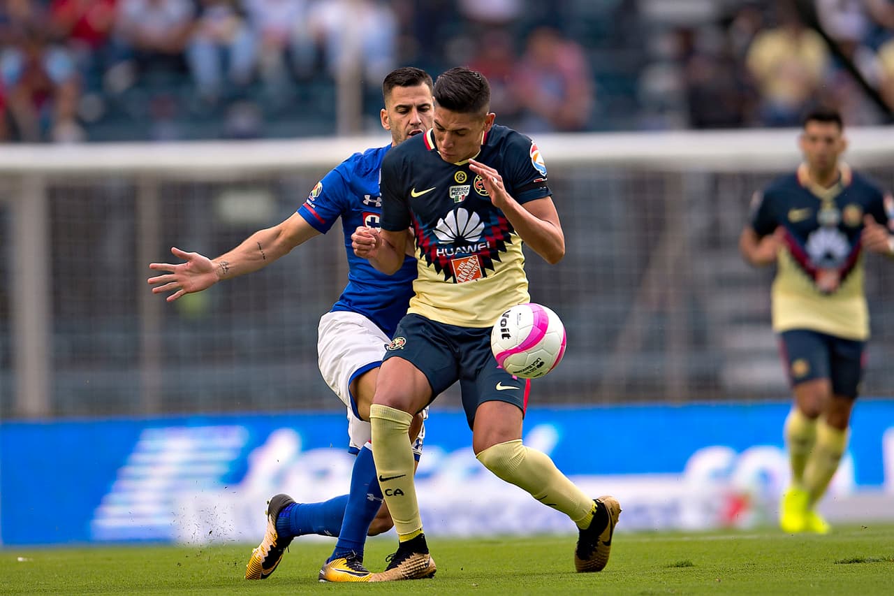 El gol ayudó a que se abrieran las marcas y con eso vivimos más emociones. Cruz Azul se volcó al ataque, pero América continuó siendo de gran peligro.