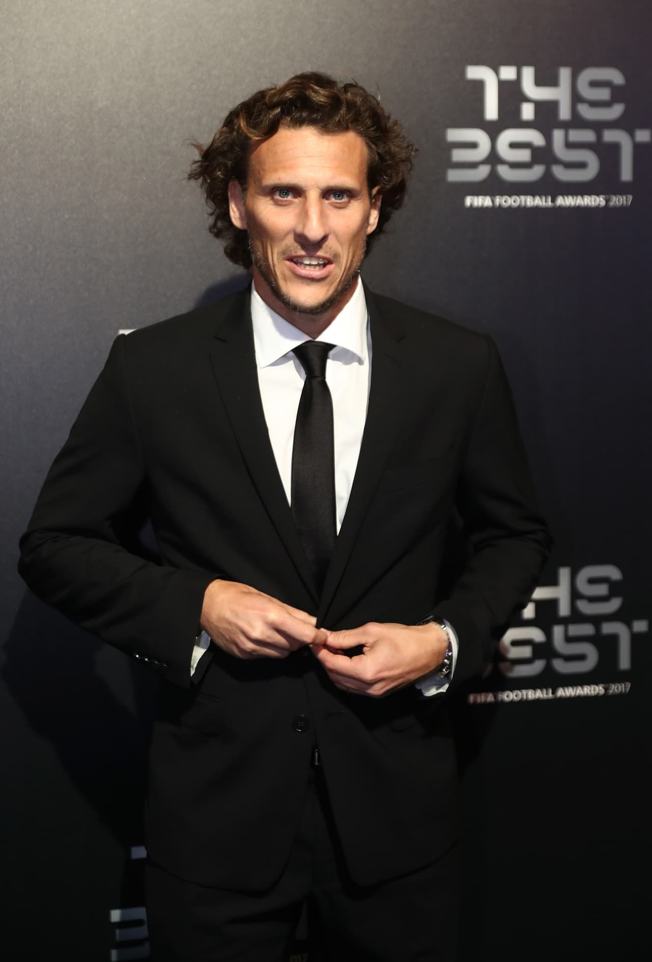 Diego Forlán (Uruguay) - sinónimo de gol en cada equipo que jugó, comenzando en Independiente de Avellaneda y pasando por equipos europeos como Manchester United, Atlético de Madrid e Inter de Milán.