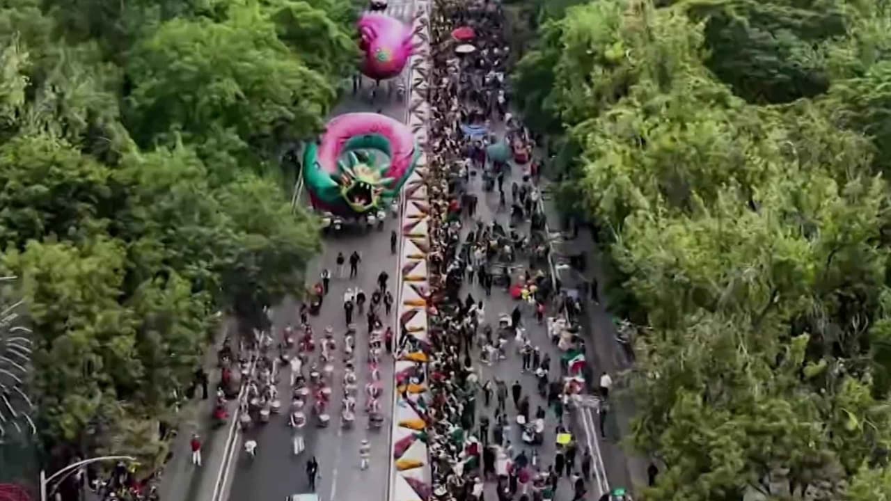 Ciudad de México enciende la fiesta mundialista con colorido desfile