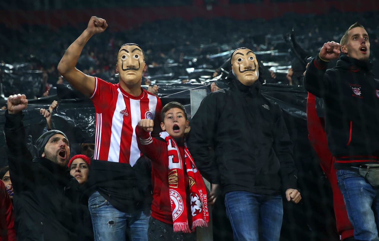 Niños, adultos, enmascarados, con bufandas o en camisetas, la afición del equipo también conocido como 'Leyenda' acudió al llamado del club, pues necesitaba todo el aliento para la proeza.