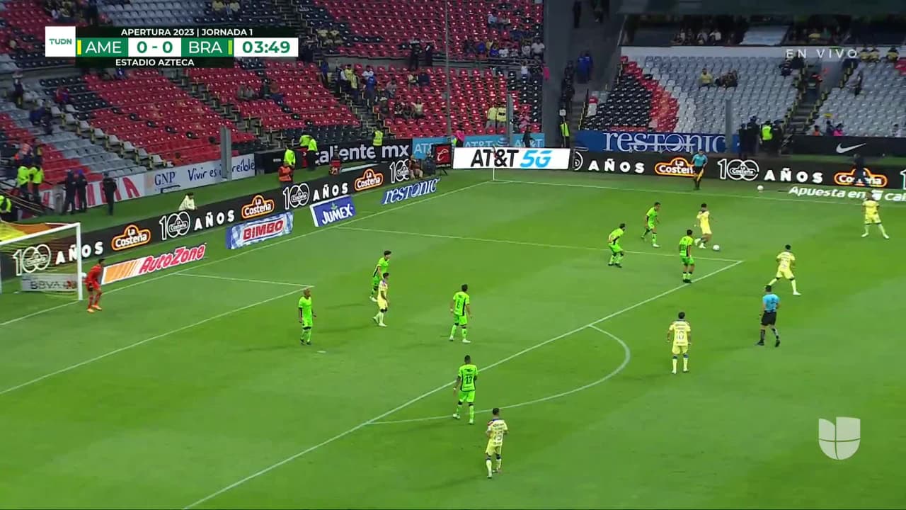 ¡TIRO ATAJADO! disparo por Sebastián Saucedo.