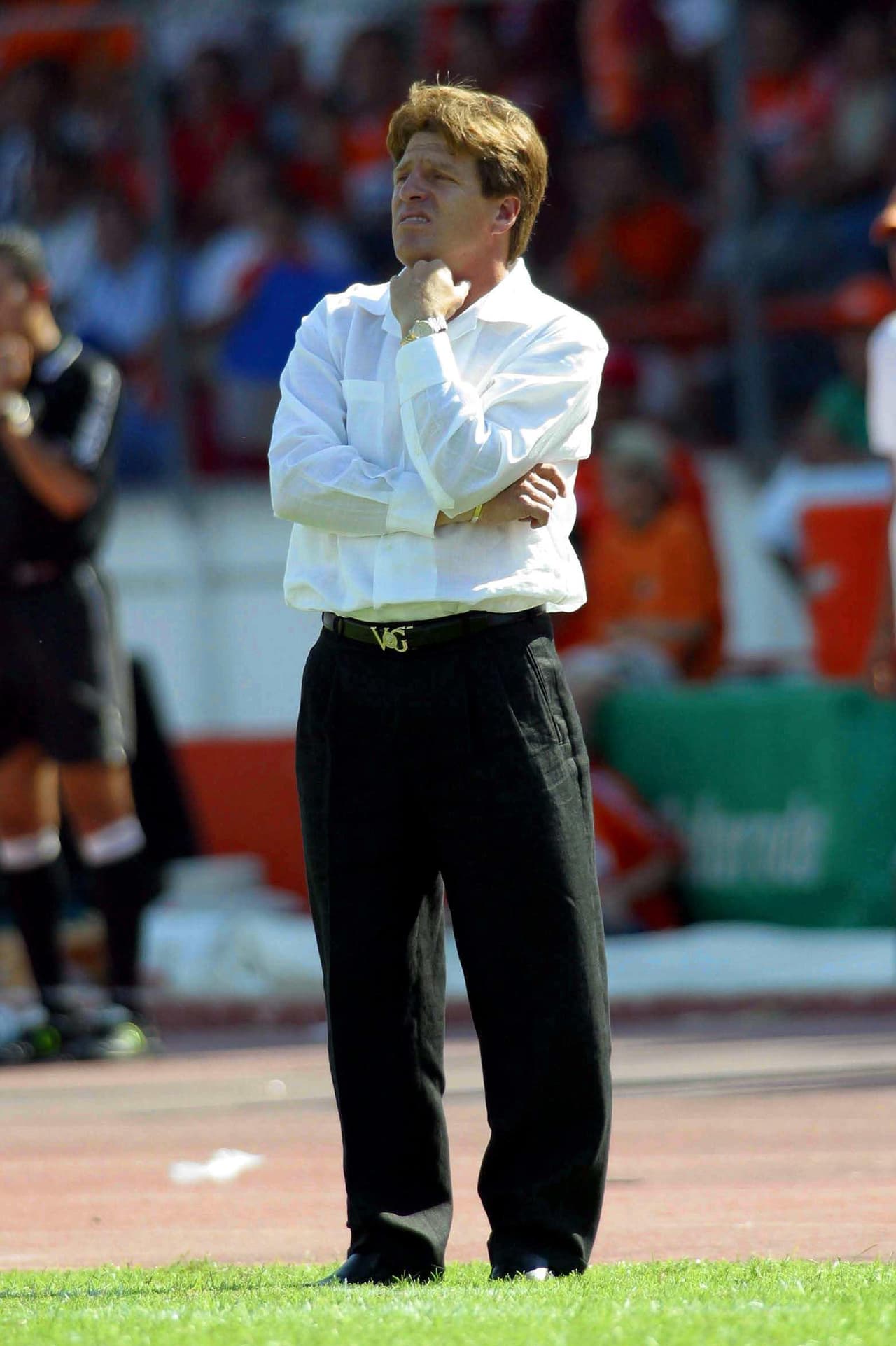 En 2002 dio el paso a la dirección técnica con sus Potros de Hierro del Atlante, que entonces jugaban en Ciudad Neza.