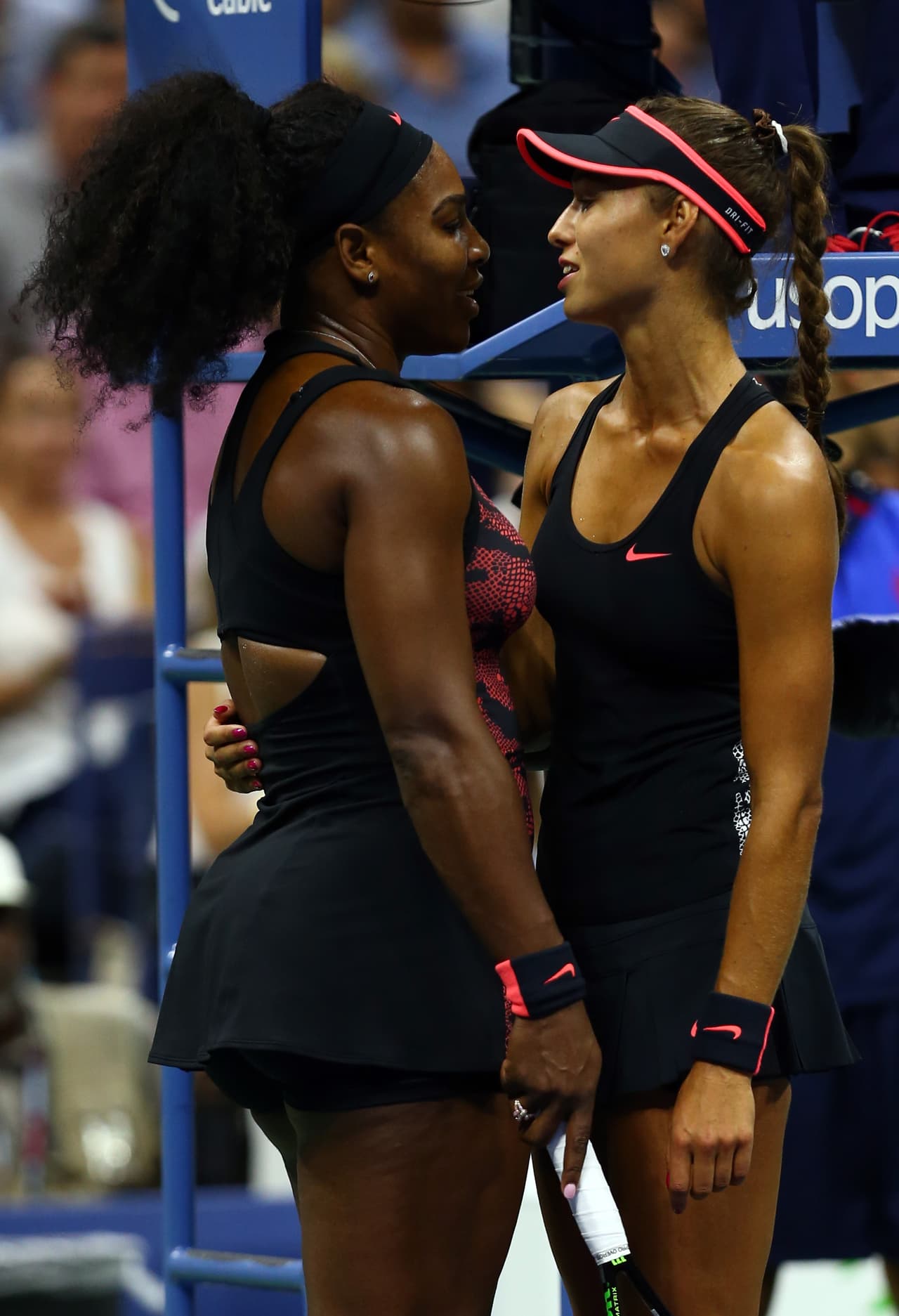 Serena gana primer juego en 27 minutos