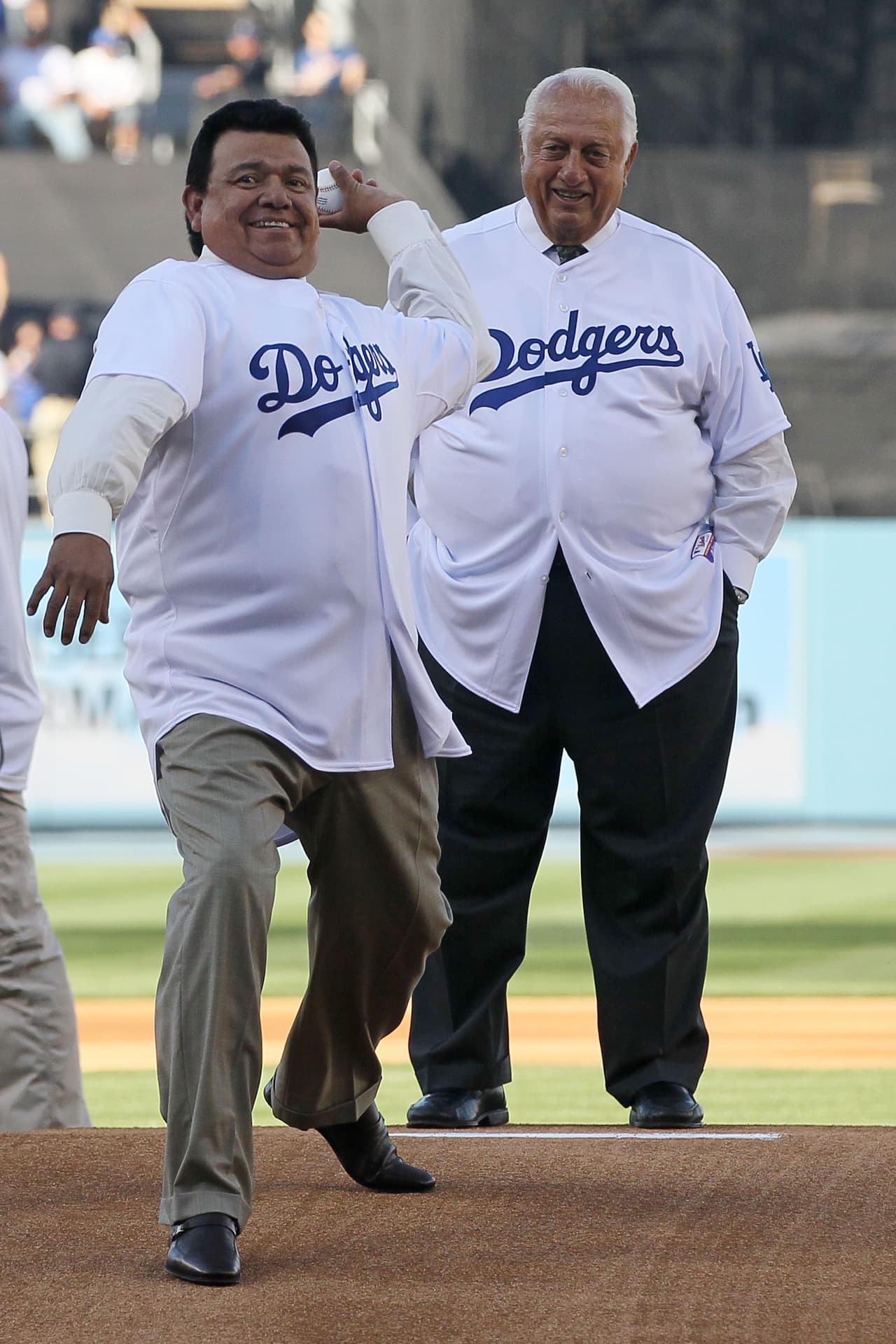 Lasorda, campeón con 'Toro' Valenzuela, grave en el hospital