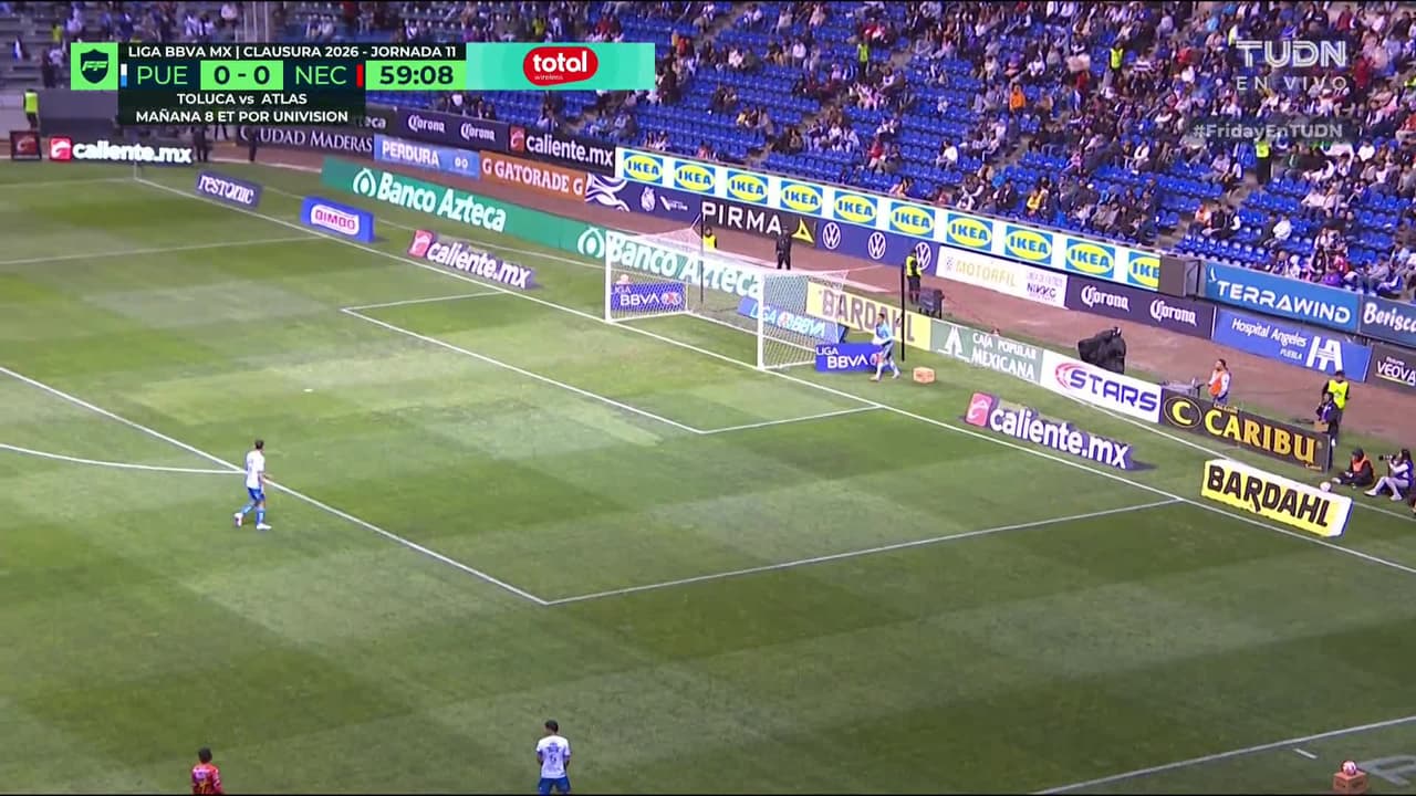 ¡Expulsión! El árbitro saca la roja directa a Kevin Rosero.