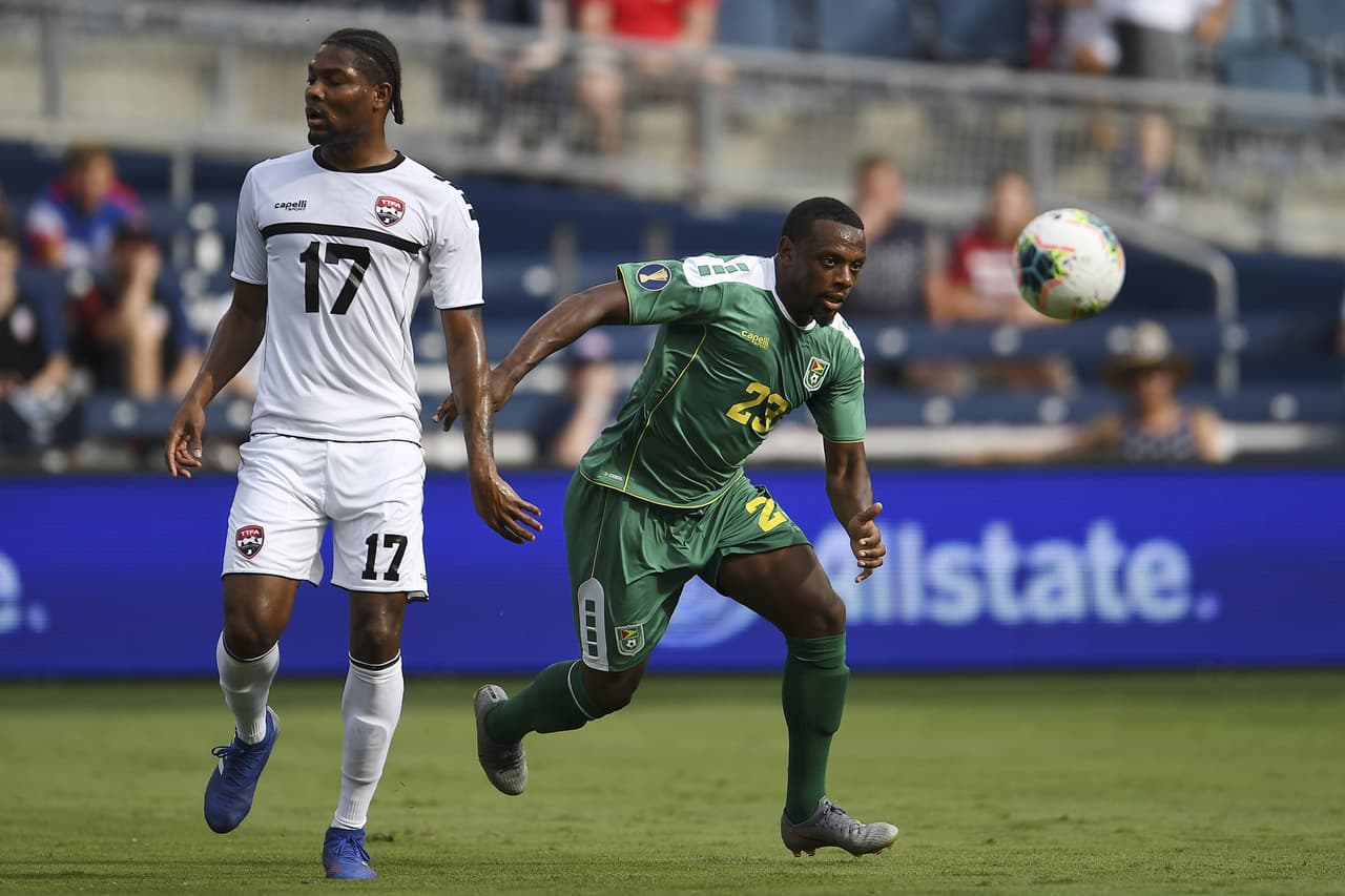 Luego de registrarse un empate sin goles después de la primera mitad, los dos equipos salieron con ganas de despedirse de la Copa Oro brindando un buen partido.