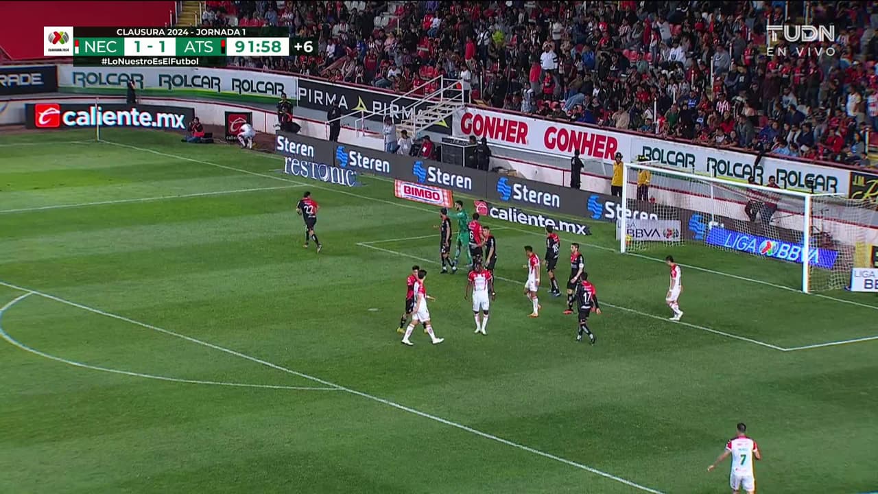¡GOOOL! Alán Montes anota para Necaxa.