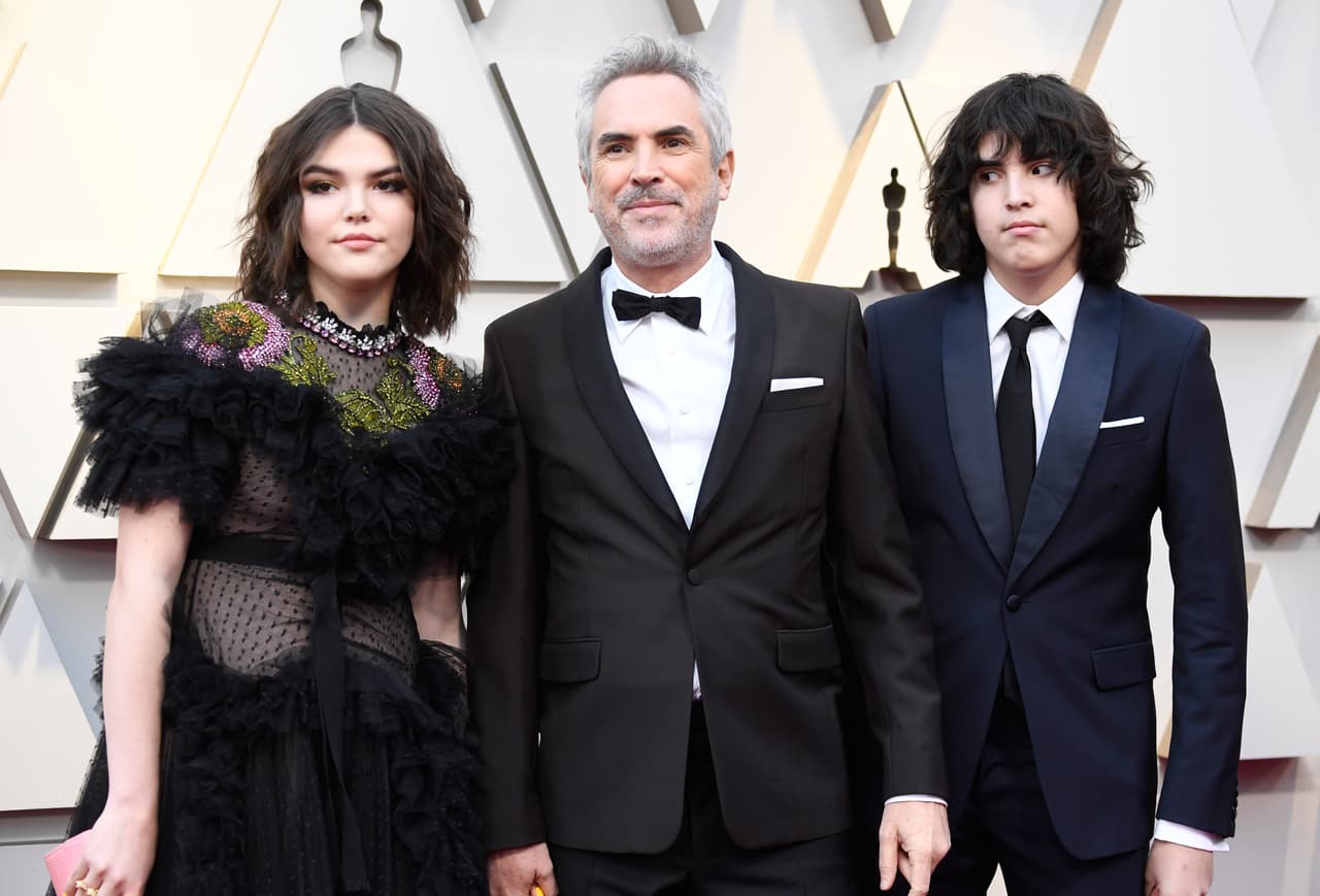 Alfonso Cuarón con sus hijos Tess Bu y Olmo.