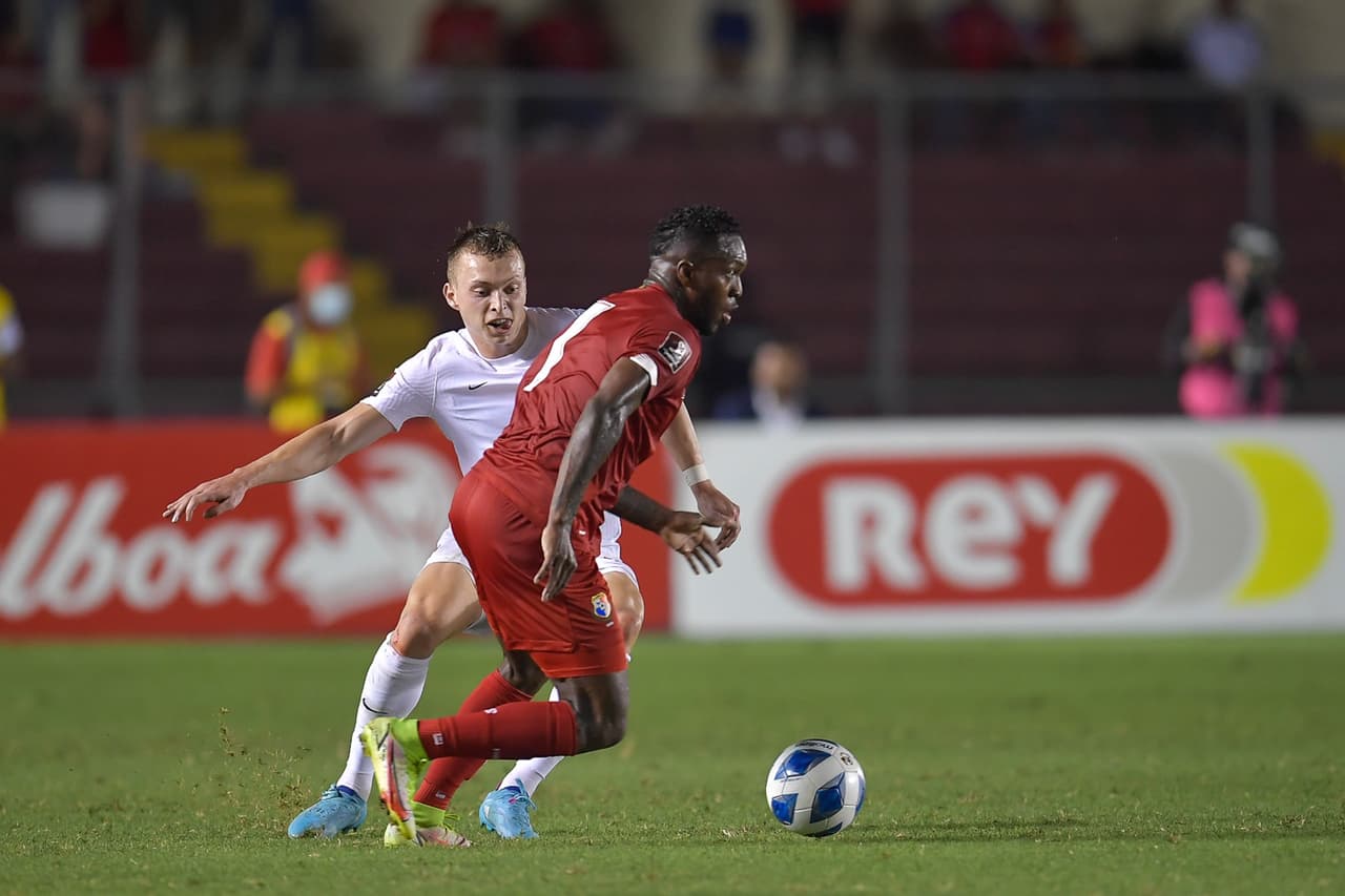 Panamá sorprendió a Canadá con su victoria de 1-0 en casa y pese a estar eliminada rescató la dignidad ante su gente.