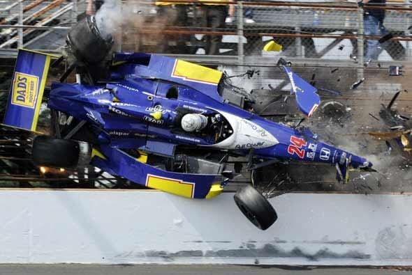 El auto de Convay voló tras chocar con Ran Hunter-Reay a más de 200 millas por hora.