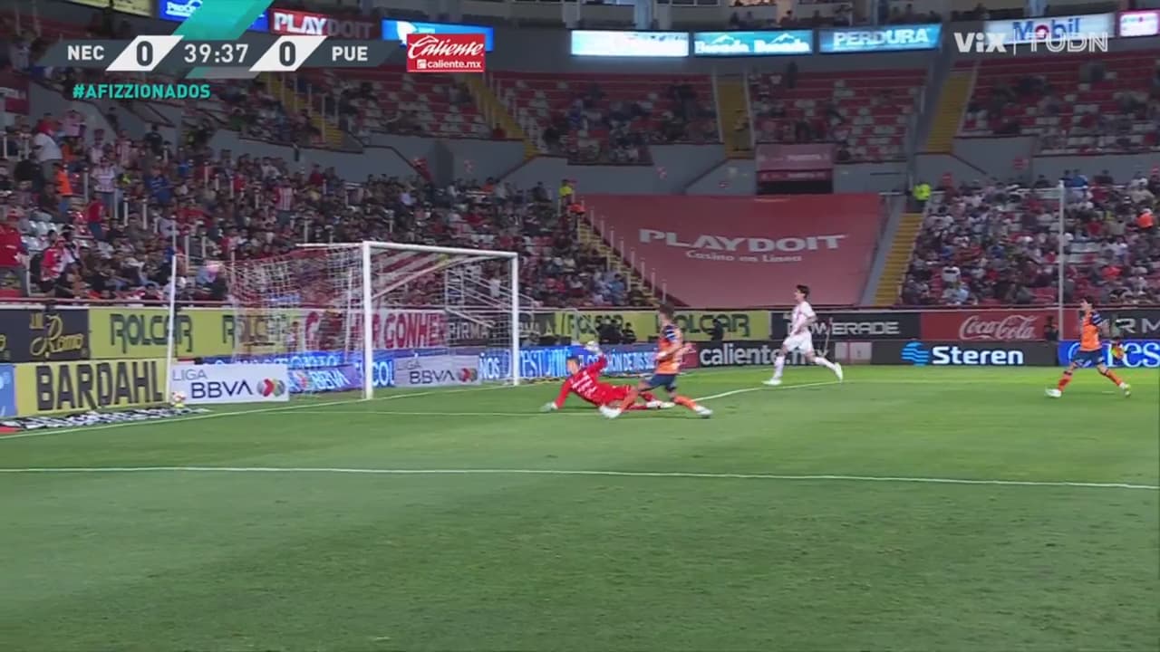 ¡Perdona Puebla! Waller no sabe definir y se le escapa el gol