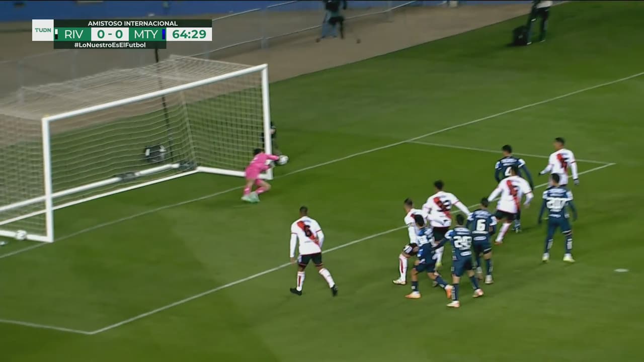 ¡Otra vez Cárdenas! El arquero rayado le roba el gol a Mastantuono