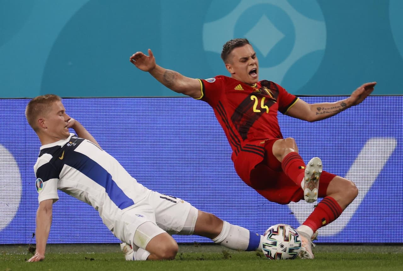 Belgica derrota 2-0 a la selección de Finlandia y califica como primer lugar del Grupo B a Octavos de Final. Los finlandeses guardan la esperanza de pasar como mejor tercero. Los goles fueron por parte de Romelu Lukaku y Lukas Hradecky.