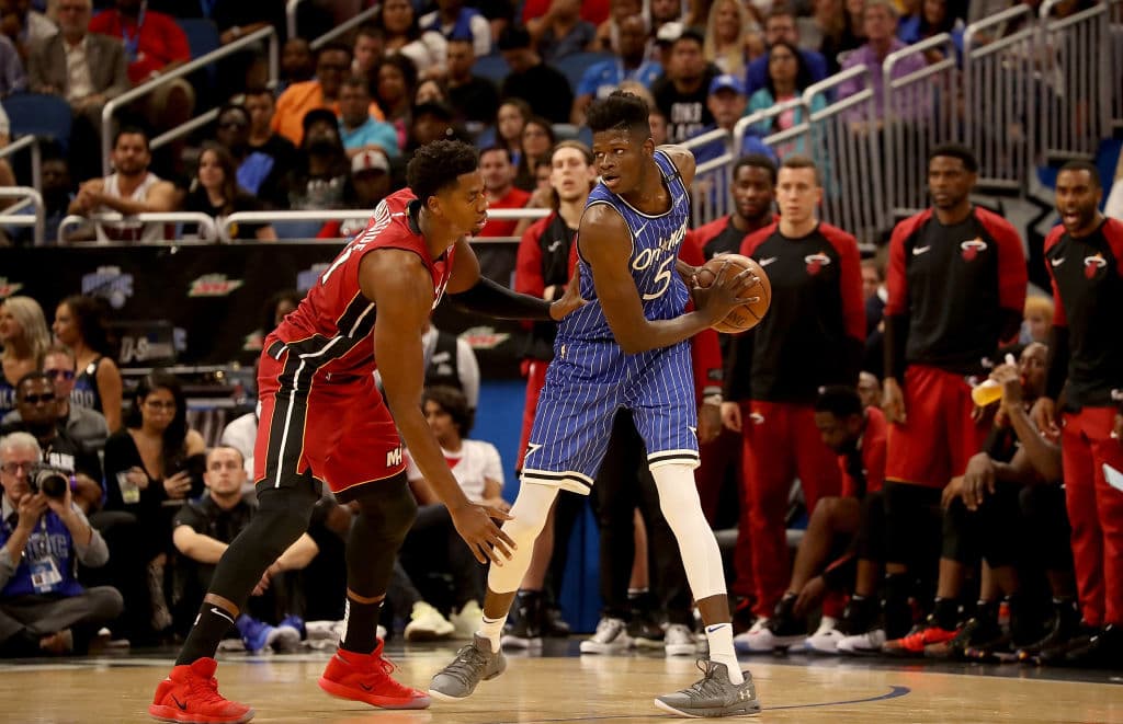 Adam Silver, comisionado de la NBA, anunció que era opcional que los jugadores se sujetaran a la política de color de tenis, que debían ser negros, blancos o alusivos a sus uniformes. Y aprovecharon.
