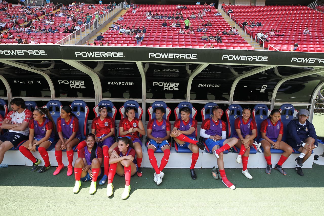 Por segundo año consecutivo, Chivas realizó el 'Juego X la Equidad', con dos equipos formados por un combinado entre sus ramas varonil y femenil.