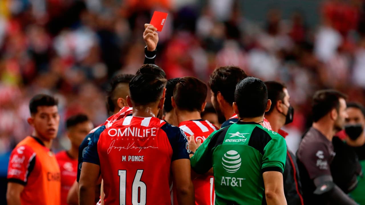 Bronca del Clásico Tapatío deja dos expulsados para Atlas y Chivas