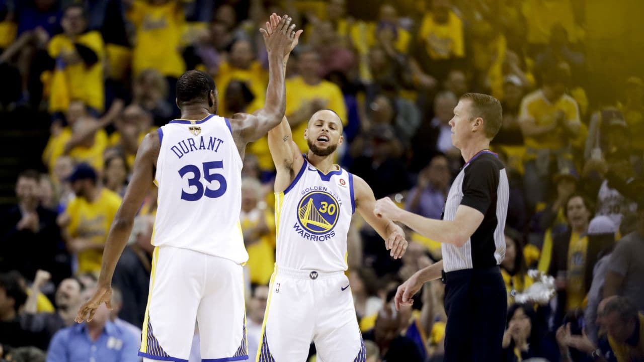 Un error infantil le da la victoria a Golden State en el Juego 1 de las NBA Finals