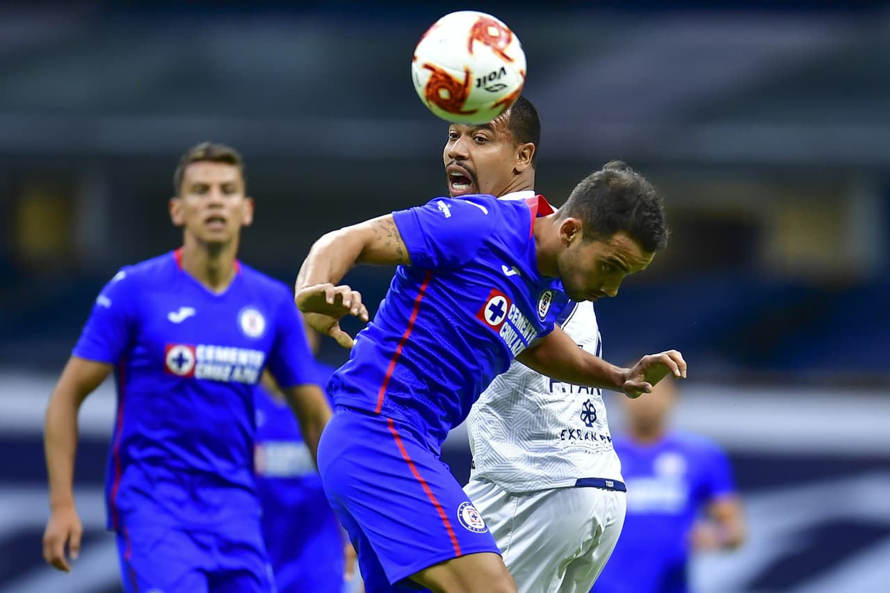 Adrián Aldrete esta haciendo un gran partido tanto a la defensiva como a la ofensiva.