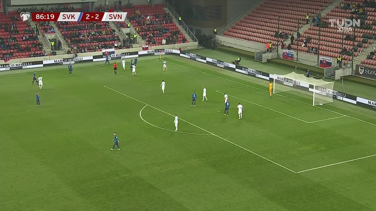 ¡TIRO ATAJADO! disparo por Ondrej Duda.