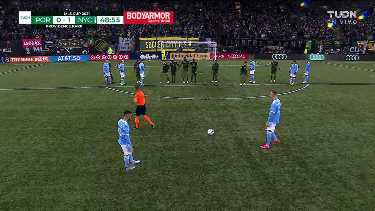 ¡Se salvó Portland! Moralez pone el balón en el ángulo y Clark hace atajadón