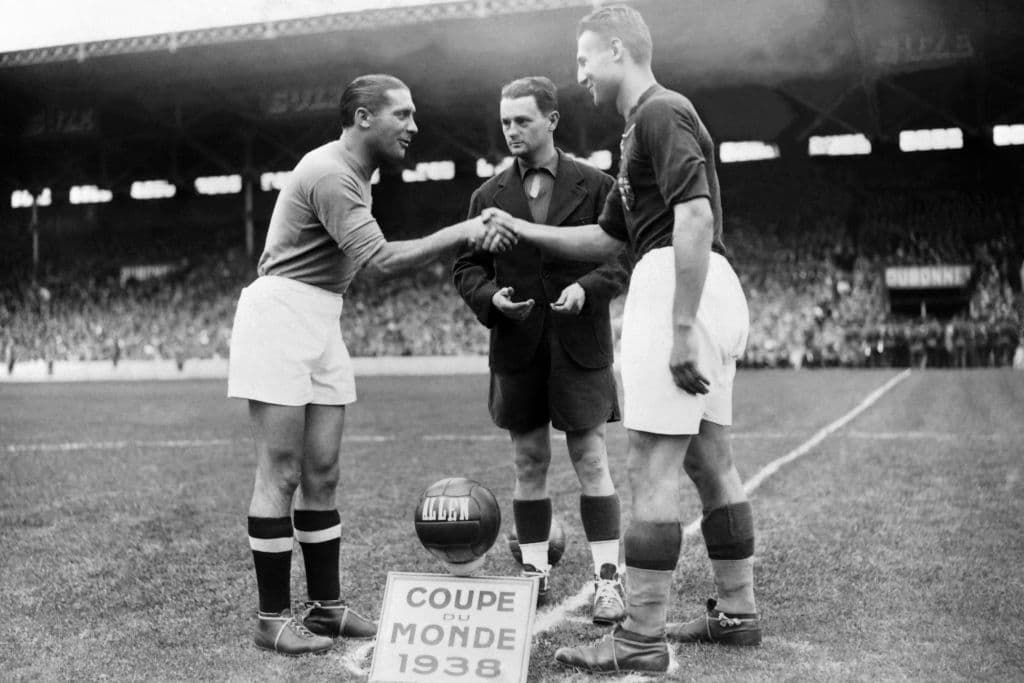 France 1938 - Allen
<br>Era un esférico con gajos rectangulares con 13 paneles.