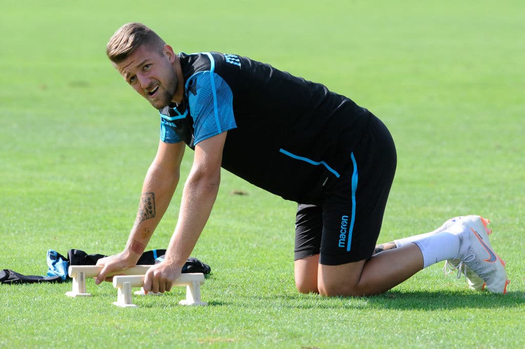 4) 
<b>Sergej Mikinkovic-Savic</b>. El mediocampista serbio es una de las contrataciones más costosas de la Serie A en los últimos años. El jugador de la SS Lazio está valuado en 90 millones de euros.