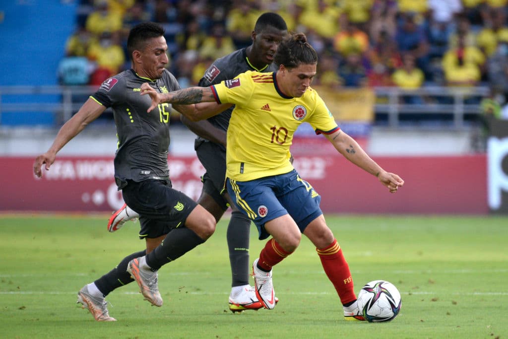 Con polémicas del VAR, Colombia y Ecuador no logran romper el empate 0-0 y se conforman con un punto.