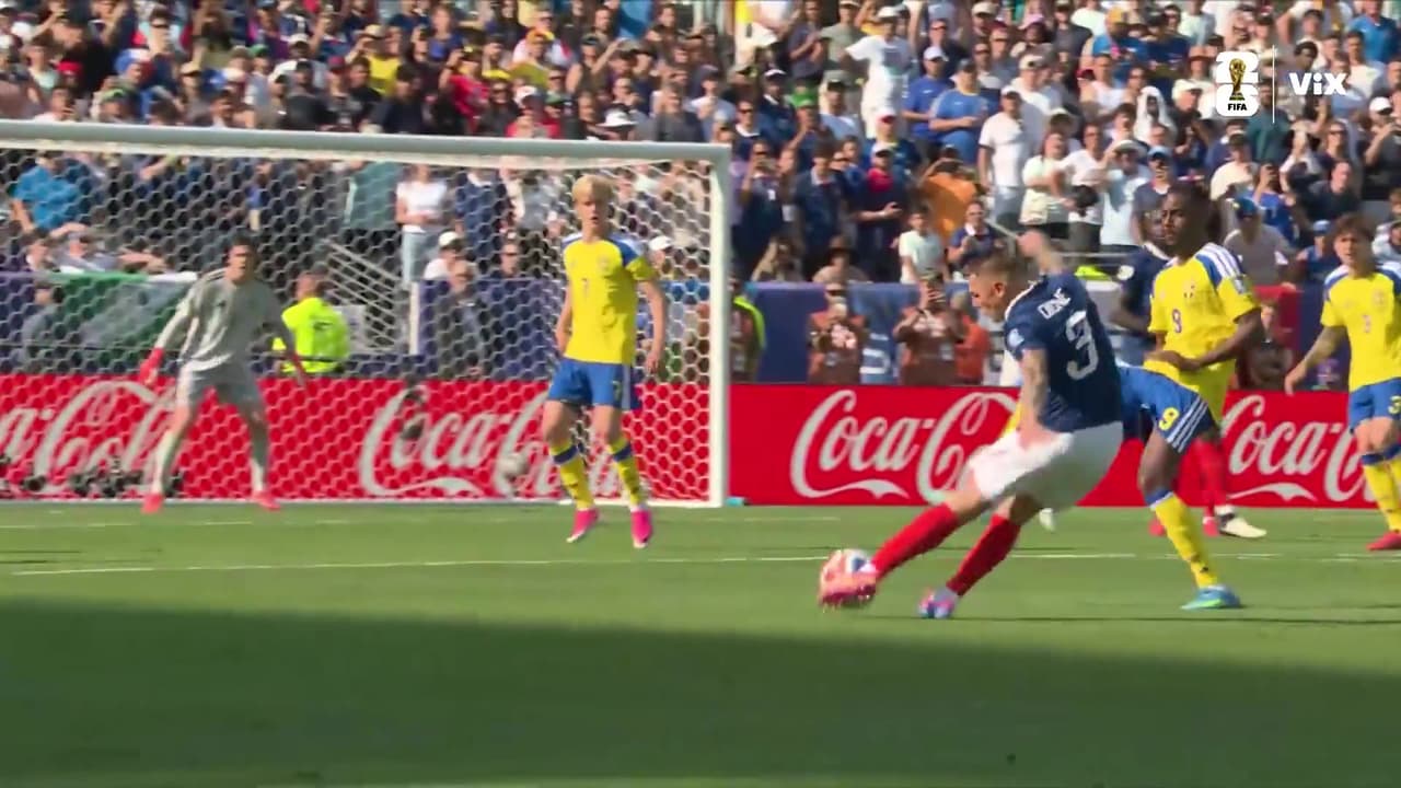 ¡Primer aviso de Francia! Digne dispara desde fuera del área