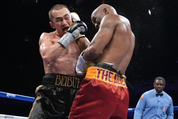 Shumenov siempre llevó la peor parte.