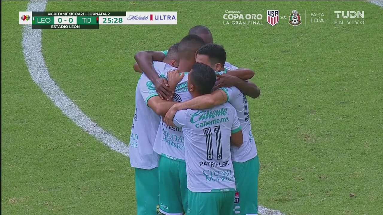 ¡Un 'regalito'! Tesillo aprovecha un error para el 1-0 de León