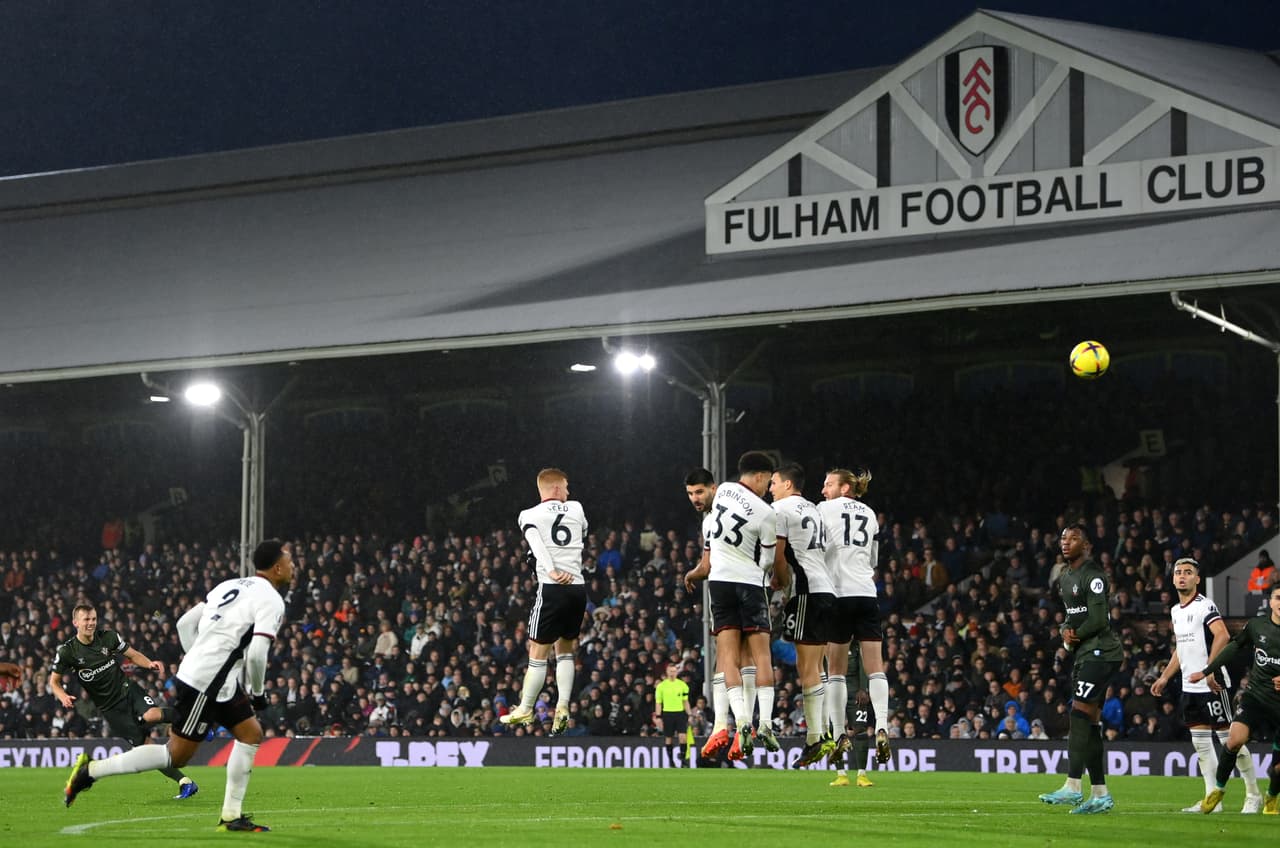 La Premier League cerró el año con victorias del Manchester United y Arsenal, Manchester City fue empatado por el Everton y con Haaland con un gol.