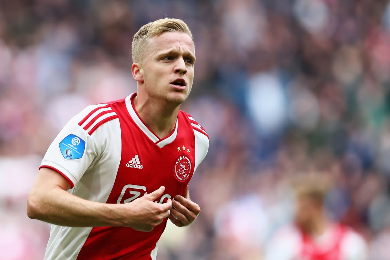 Donny van de Beek, centrocampista de 22 años del Ajax, confirmó que interesa al Real Madrid y podría llegar en la próximas horas.
